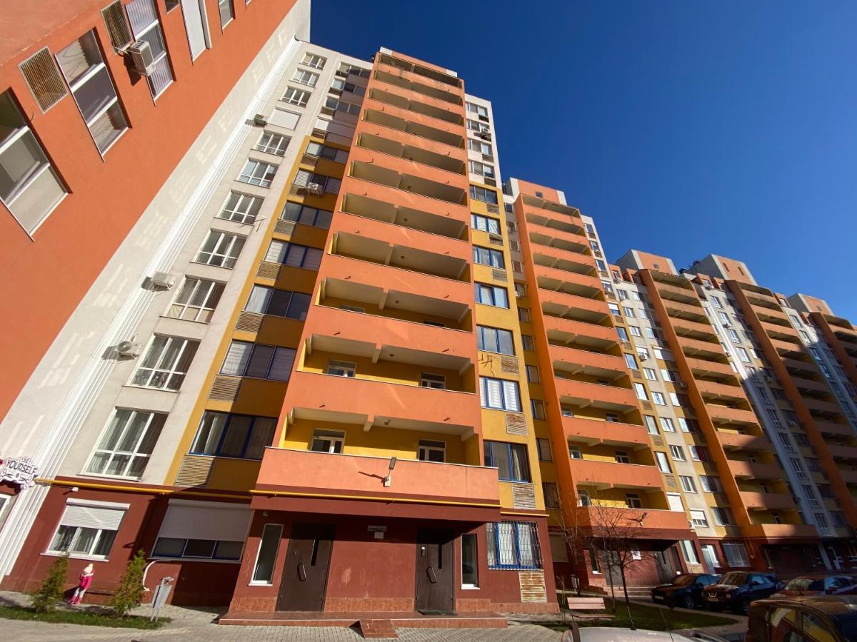Two Bedroom Large Apartment In تشيسيناو المظهر الخارجي الصورة