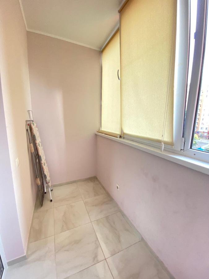 Two Bedroom Large Apartment In تشيسيناو المظهر الخارجي الصورة